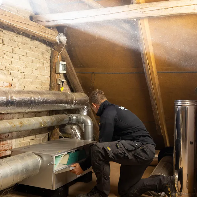 Vi leverer og monterer komplette ventilationsanlæg, der sørger for et godt indeklima i dit hus.